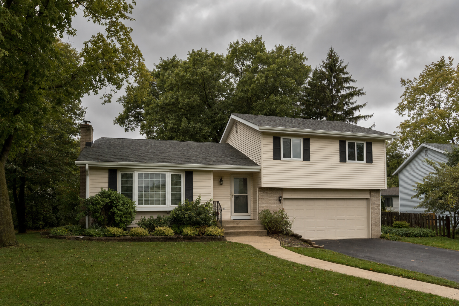 GAF Roofing Warranty in Illinois: Manufacturer vs. Workmanship Coverage